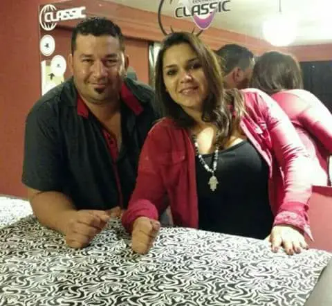 Música tropical en vivo con el dúo Quique y Maribel