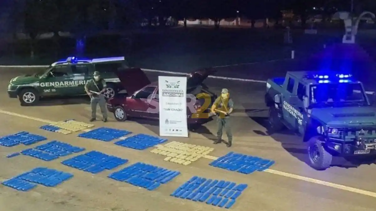 Abandonó el vehículo cargado con 309 kilos de marihuana a metros de un retén