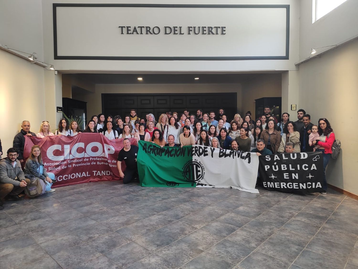 Trabajadores de la salud reclaman mejores condiciones laborales.