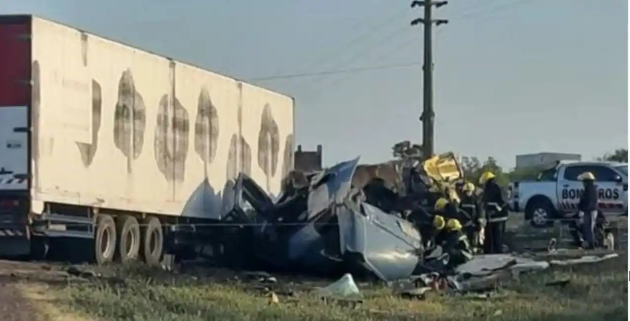 Corrientes: dos choferes murieron tras un fuerte choque en la ruta 119