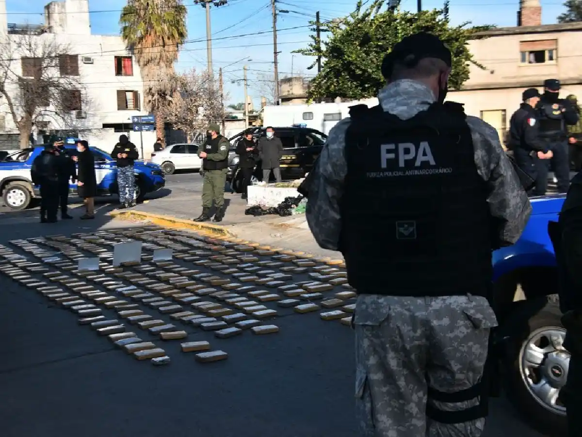 Córdoba: transportaban más de 380 kilos de marihuana y los detuvieron 