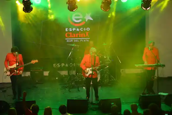 Espacio Clarín tuvo un sábado a pleno pop