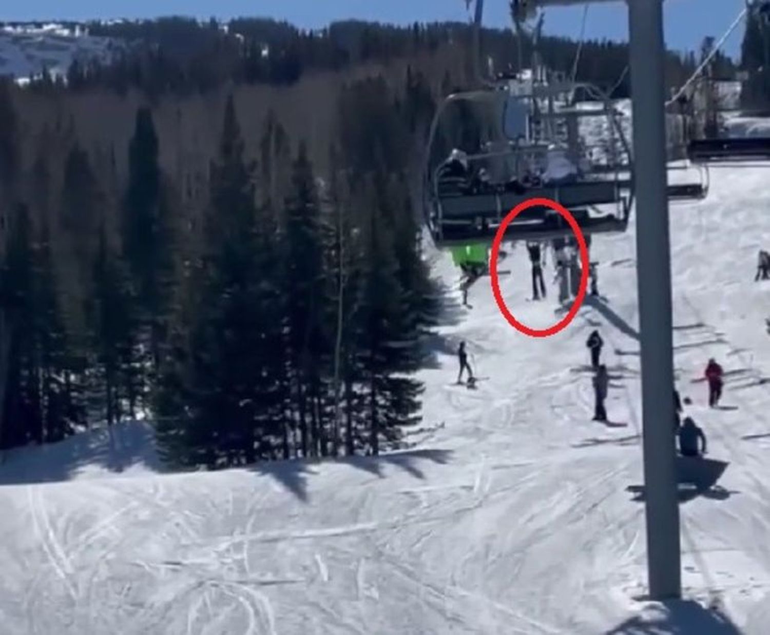 El impactante momento en que la conductora Verónica Lozano cayó de una aerosilla en Aspen