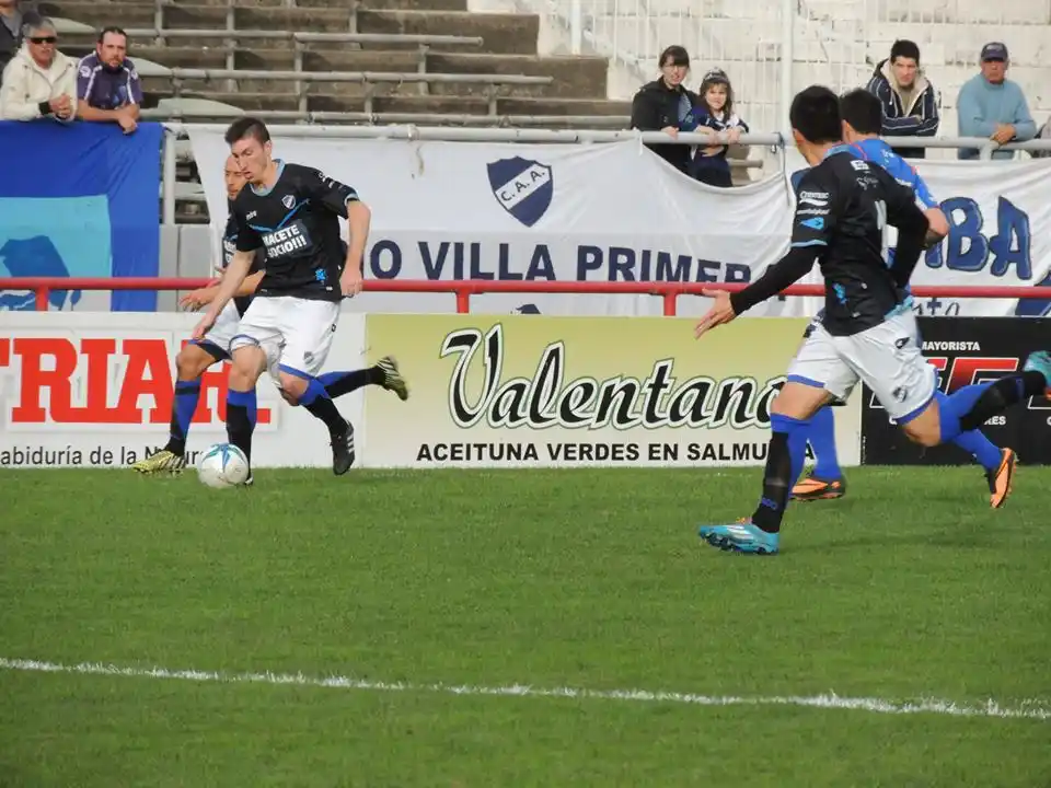 Corti y Castro continuan