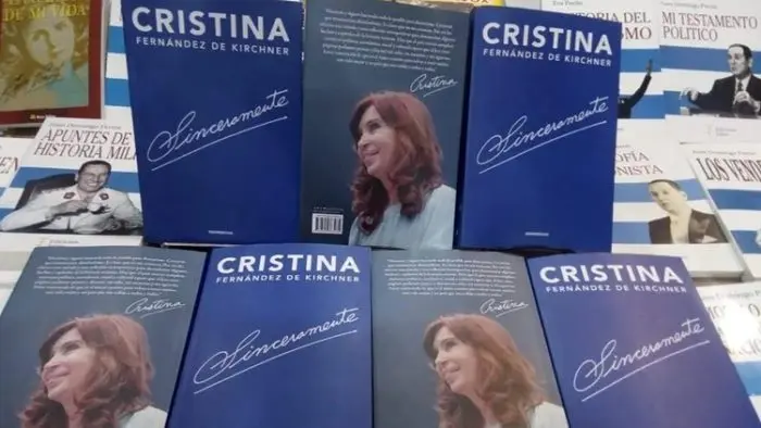 Bonadio busca embargar la recaudación del libro de Cristina Kirchner
