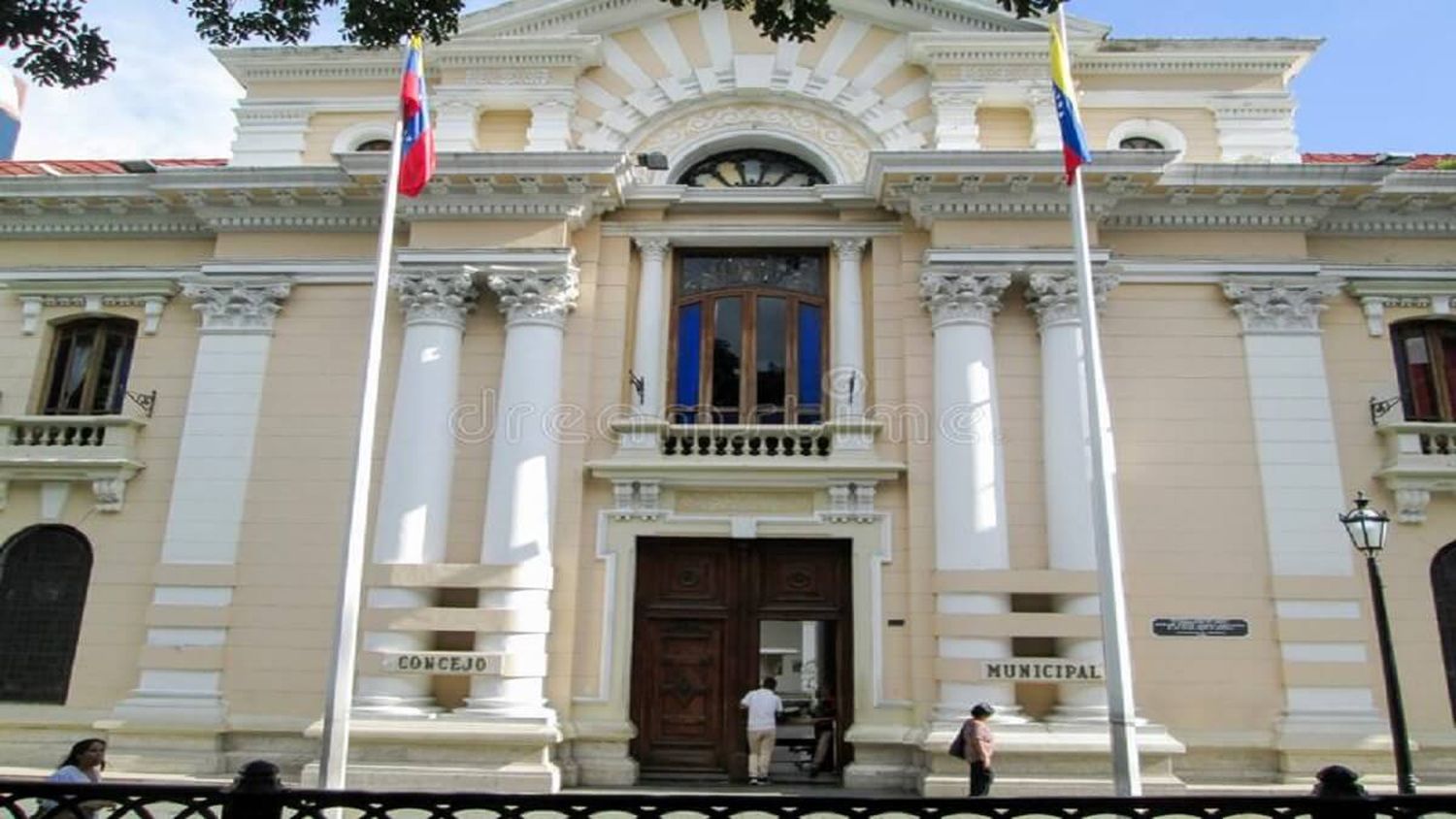 ¡COBRO DE MULTAS EN DÓLARES! Preparan ordenanza de «convivencia» para Caracas (+Documento)