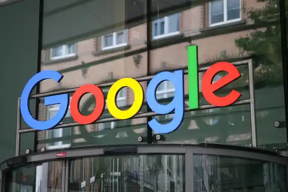 Google indemnizará a un hombre de Bragado porque el Street View lo registró desnudo