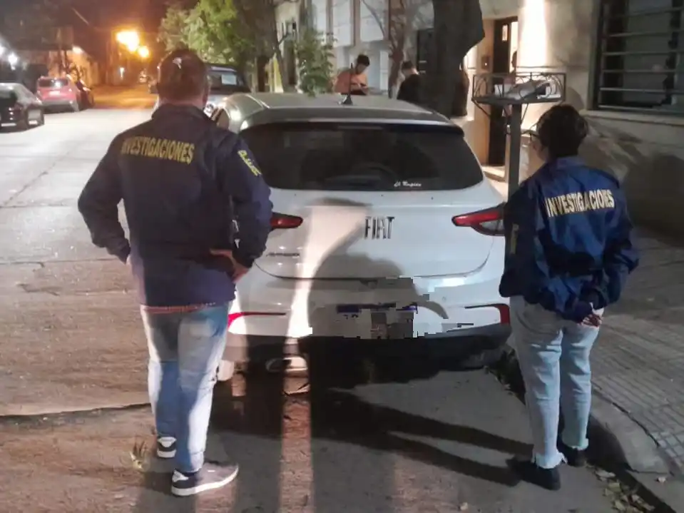 Encontraron en la ciudad un auto que tenía pedido de localización en Buenos Aires