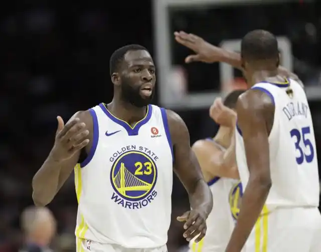 Golden State barre a Cleveland y revalidan título de campeones de la NBA