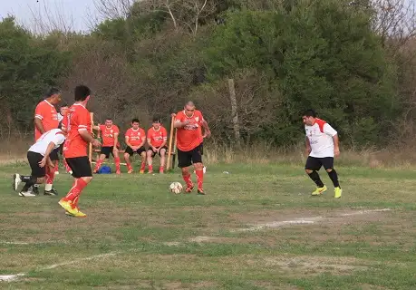 Termas, Defensores y Larroque, los líderes del Torneo Clausura