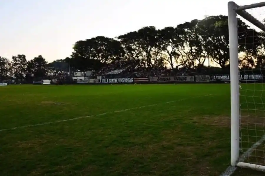 Conmoción por la muerte de un niño tras descompensarse en una práctica de fútbol en Arroyo Seco