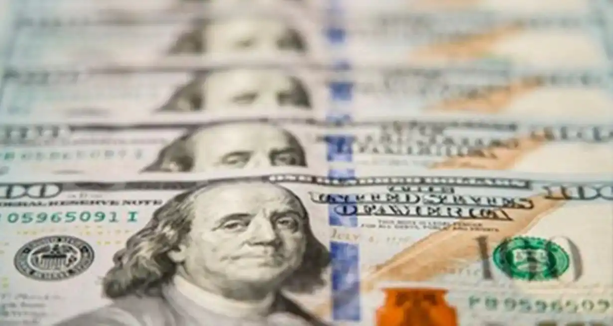 El dólar blue bajó a $1.220 con los inversores atentos al acuerdo con el FMI; mientras las reservas del BCRA encontraron un nuevo piso.