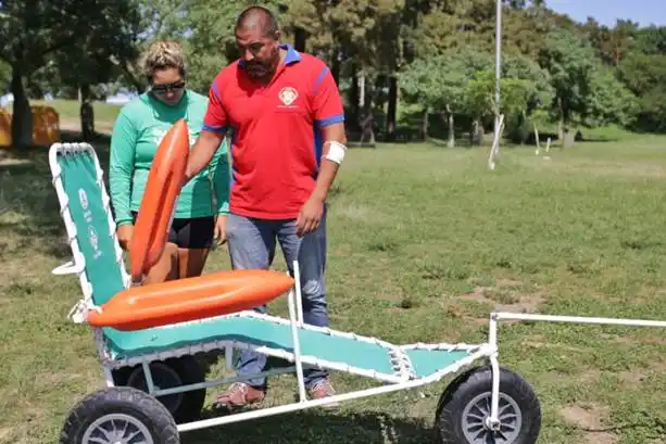 El Parque del Sur ya cuenta con una silla anfibia para personas con movilidad reducida