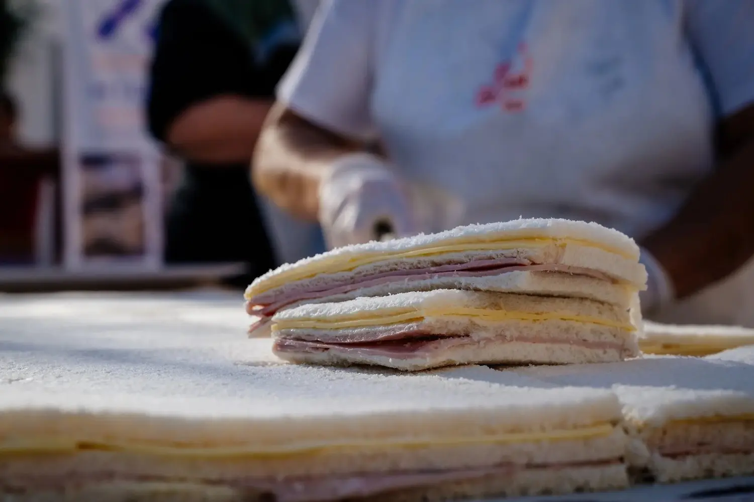 Uno de los momentos más esperados será la elaboración del sándwich de miga más grande del mundo.