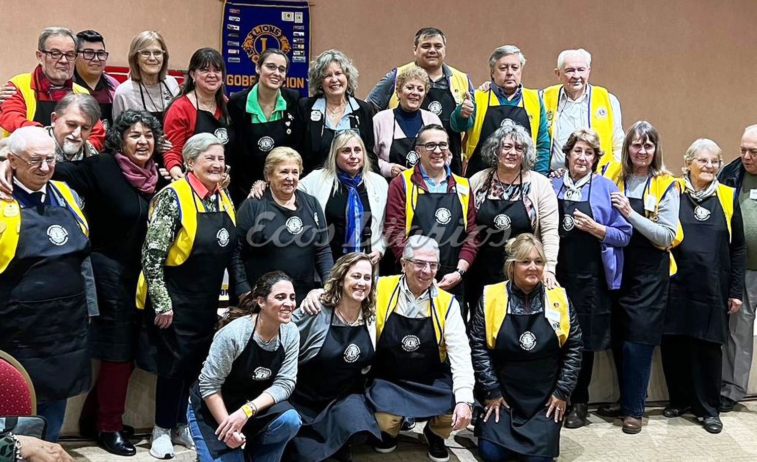 Grupo del distrito 0-3. Posa en el lugar donde se hizo la Convención