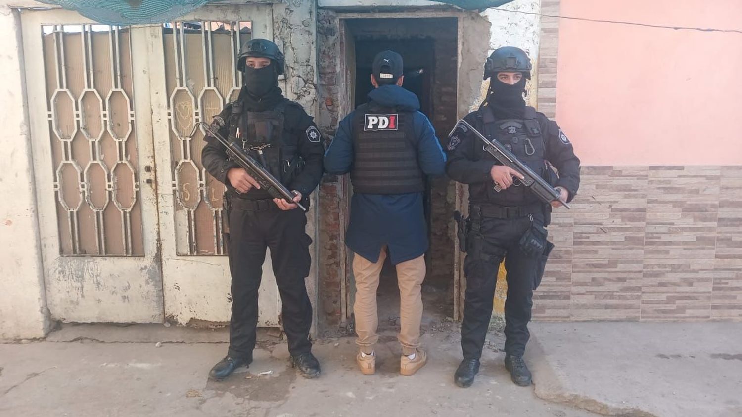Detuvieron en zona sur a un prófugo relacionado al narcomenudeo en Rosario