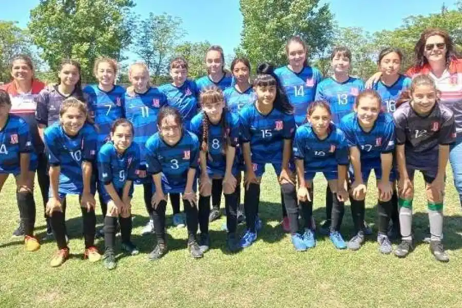 La Selección Juvenil Femenina Sub 12 se presentó en Santa Fe