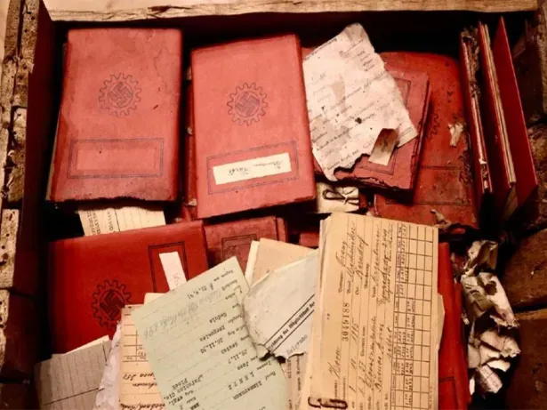 Hallazgo histórico: descubren documentación nazi que estaba desde 1941 en la Corte