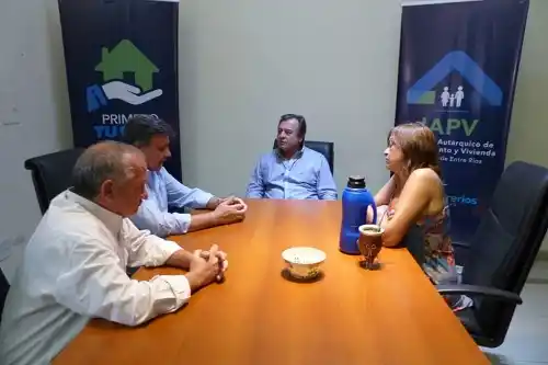 Agmer planteó ante el IAPV la necesidad de nuevo planes de viviendas para docentes