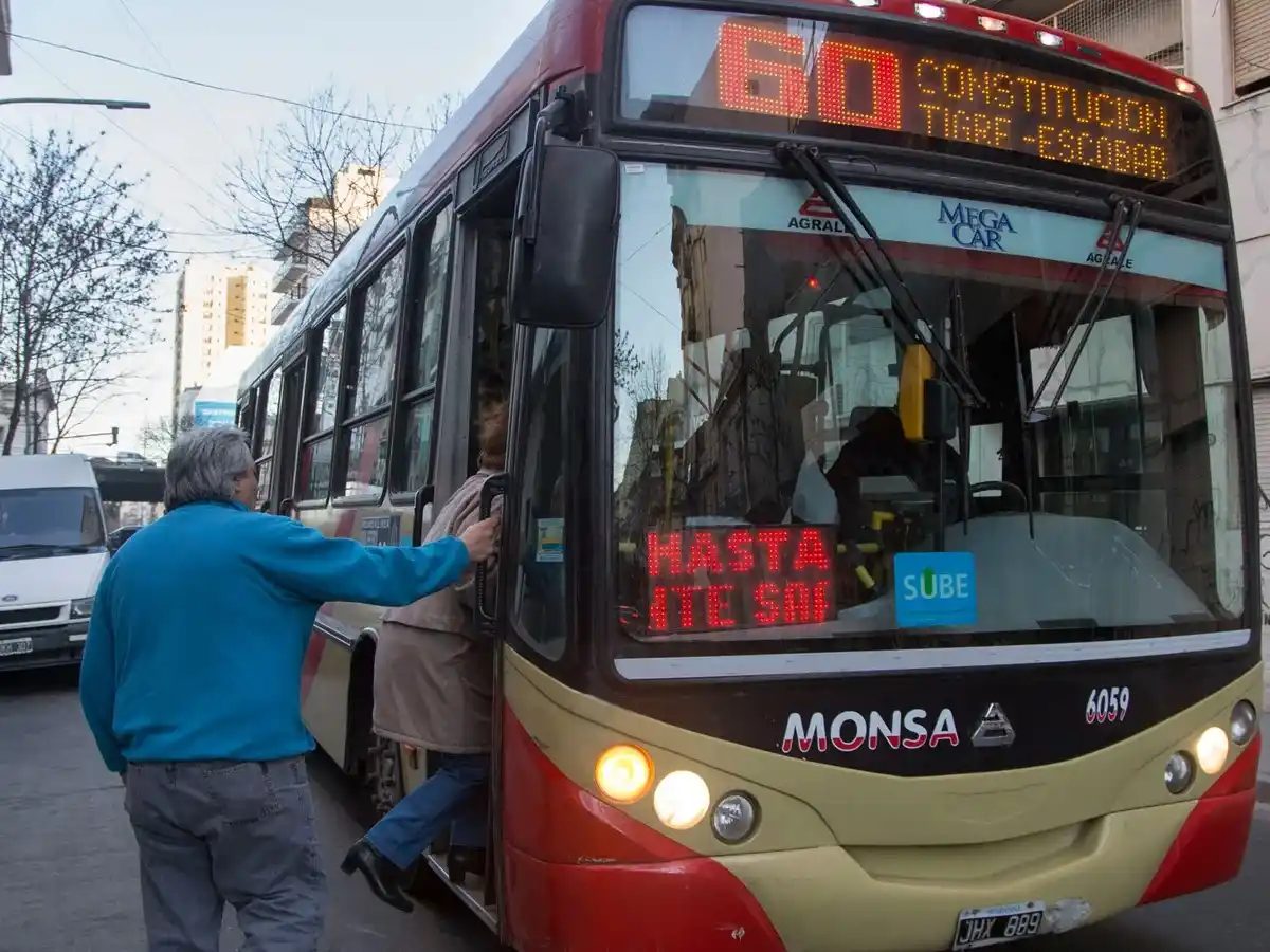 Tras las protestas y los cortes, los trabajadores de la línea 60 acataron la conciliación obligatoria y levantaron el paro