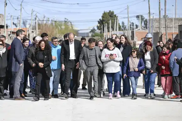 A más de 5 meses de la inundación trágica, Kicillof recorrió los avances de las obras del plan hídrico de Bahía Blanca
