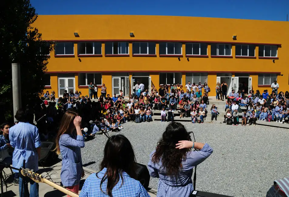 Campaña solidaria para ayudar con materiales artísticos a los estudiantes de Polivalente 