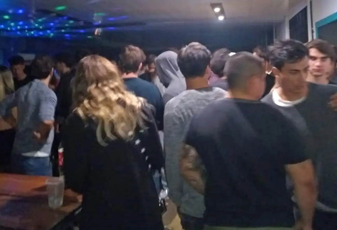 Desbarataron una fiesta clandestina de alrededor  de 250 personas por la zona de El Molino