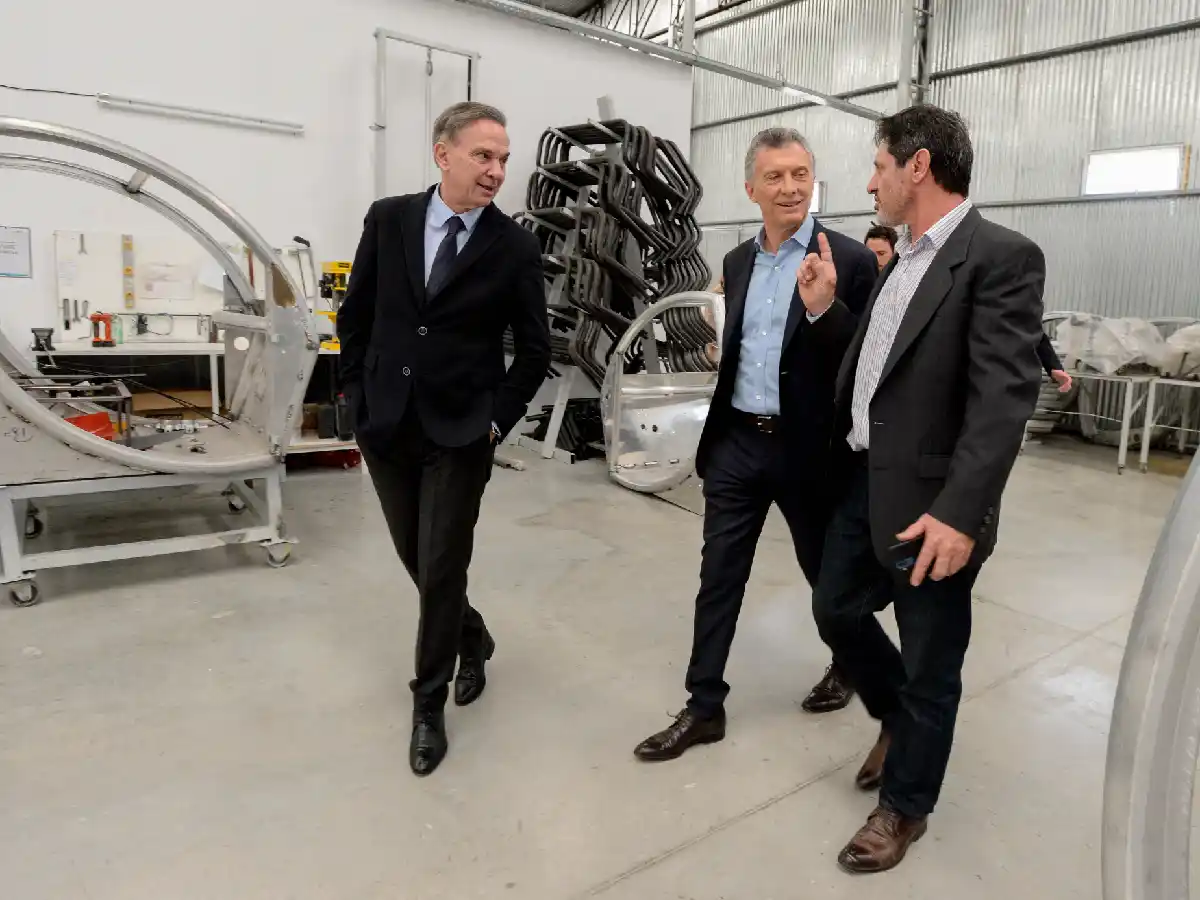 Pymes: Macri anunció reducción a cero de cargas patronales