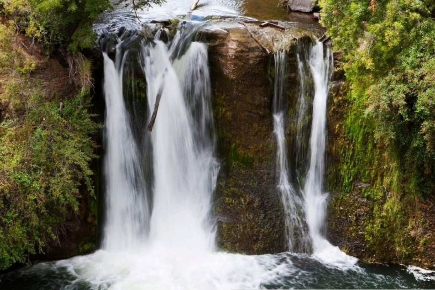 Tragedia: falleció un nene de 2 años arrastrado por el río cuando estaba de picnic con su familia en Trevelin