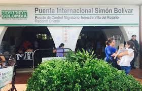 300 venezolanos devueltos en frontera con Colombia