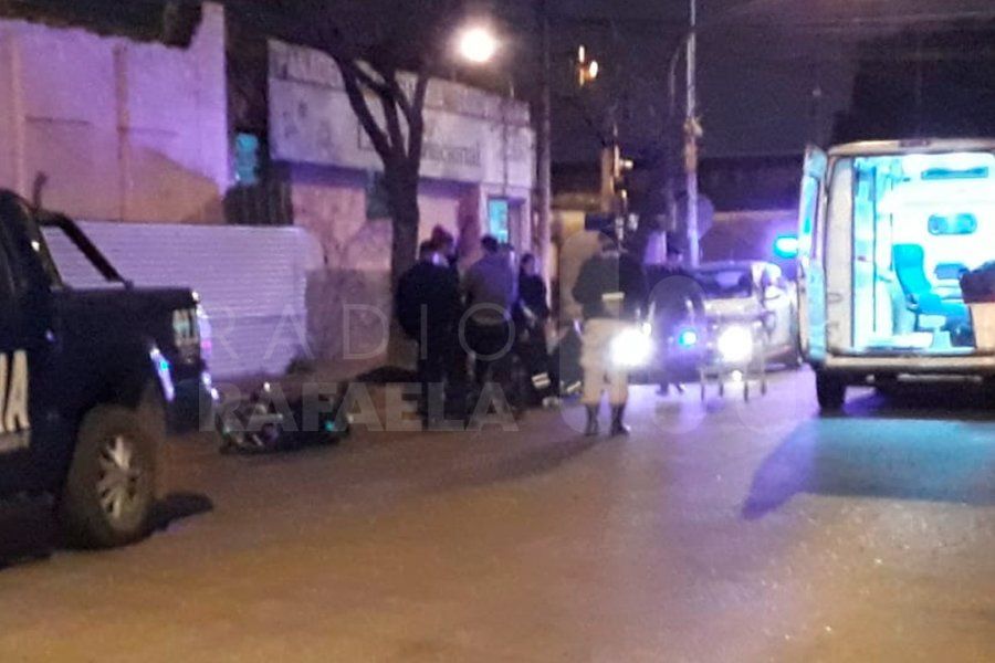 Grave accidente en Rafaela: una persona inconsciente y habría un conductor fugado luego del choque de dos motos
