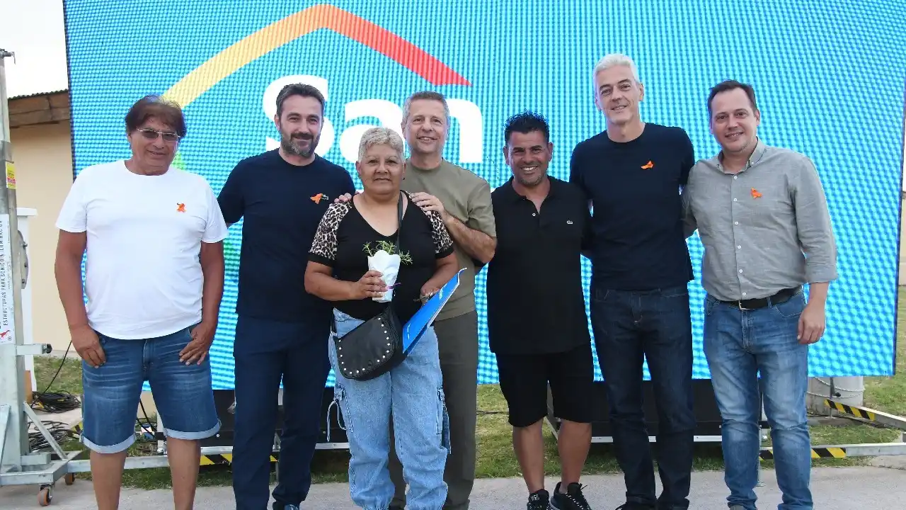 El municipio entregó 13 viviendas sociales del Programa de Relocalización Habitacional