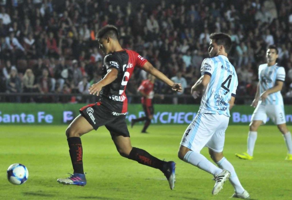 Colón recibe a Atlético Tucumán en el Cementerio de los Elefantes