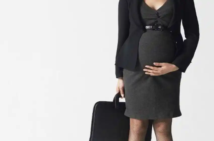 Maternidad y trabajo: 8 de cada 10 personas creen que ser madre es un obstáculo en la carrera