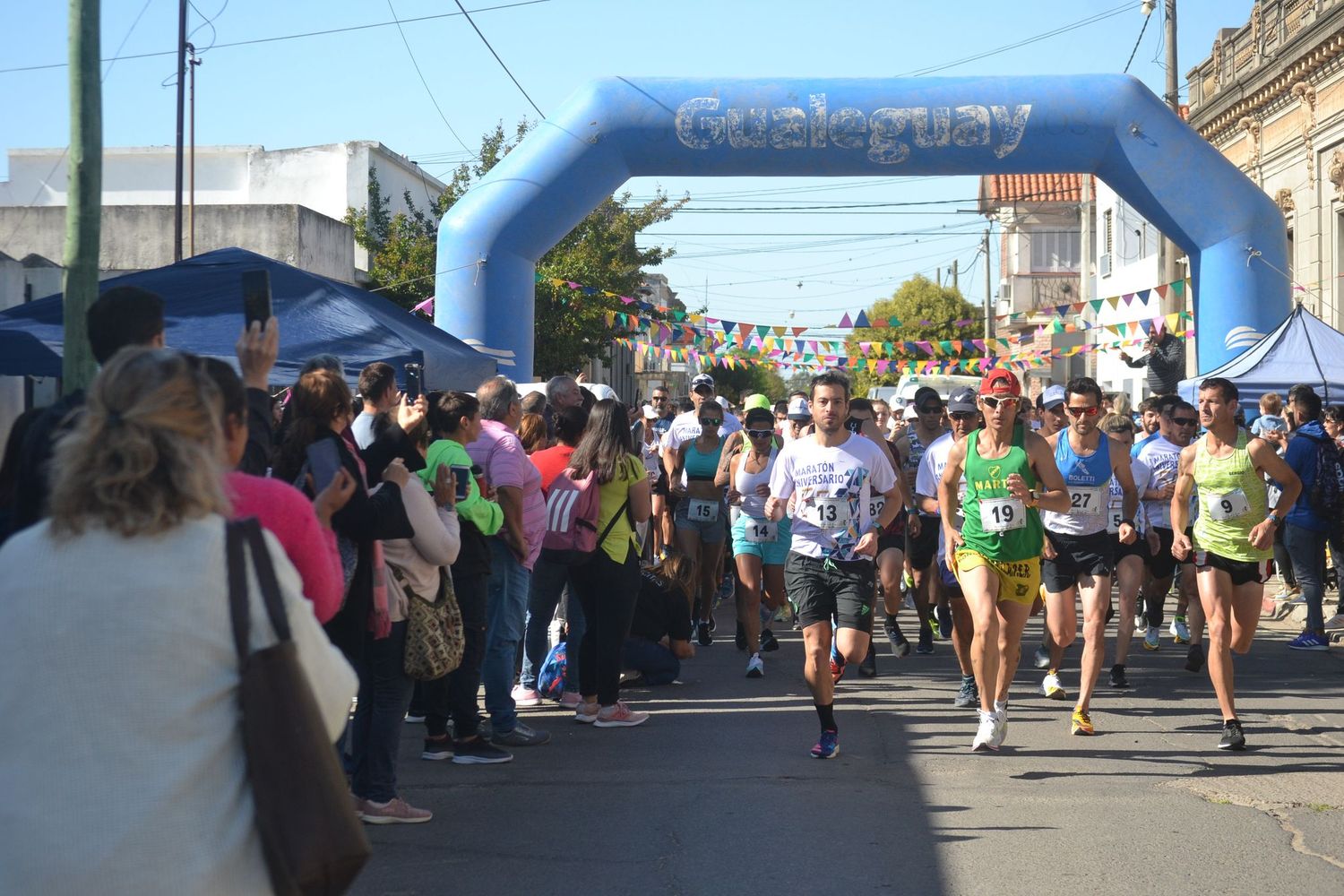 Más de 400 atletas en diferentes categorías se dieron cita para esta Maratón Aniversario de Lucecitas.