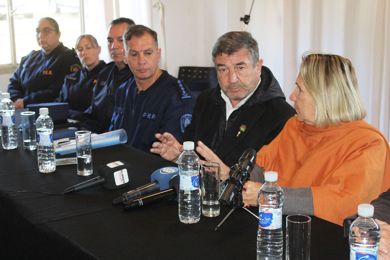 Con la presencia de Roncaglia asumieron los nuevos jefes policiales