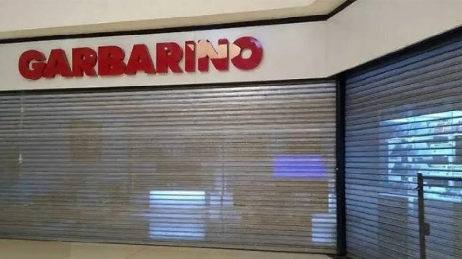 Continúa la toma de Garbarino a la espera de respuestas empresariales y del Estado 