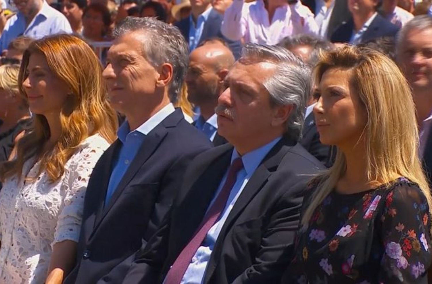 Mauricio Macri y Alberto Fernández, juntos en una misa en Luján