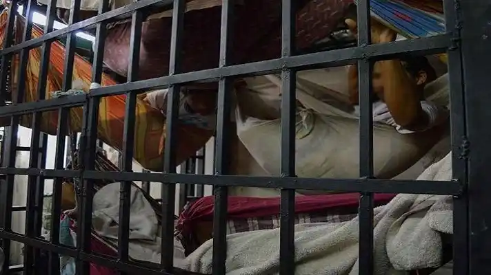 HACINAMIENTO Y ENFERMEDADES acaban con la vida de detenidos en comisarías de 5 estados