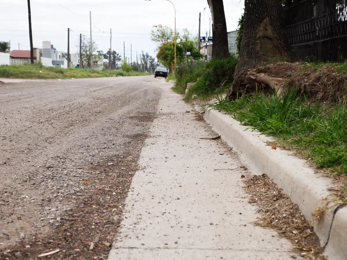 En Altos del Prado piden por la obra de cordón cuneta 