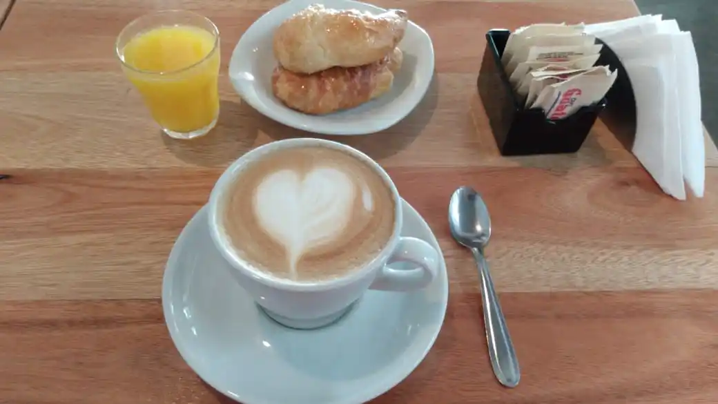 Por la inflación, el costo del desayuno subió 308% en cuatro años