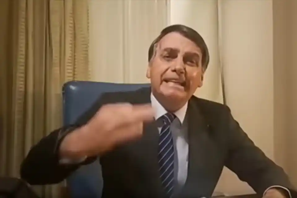 El hijo de Bolsonaro avanza con una moción de repudio contra Alberto Fernández