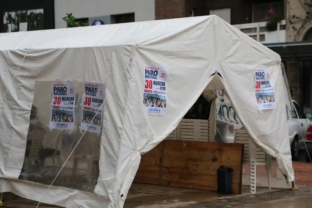 Docentes universitarios finalizaron el paro de 72 horas