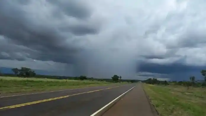 Elevan a naranja el alerta por tormentas en zonas de Entre Ríos y Gualeguaychú se verá afectada: prevén granizo y ráfagas de hasta 90 km/h