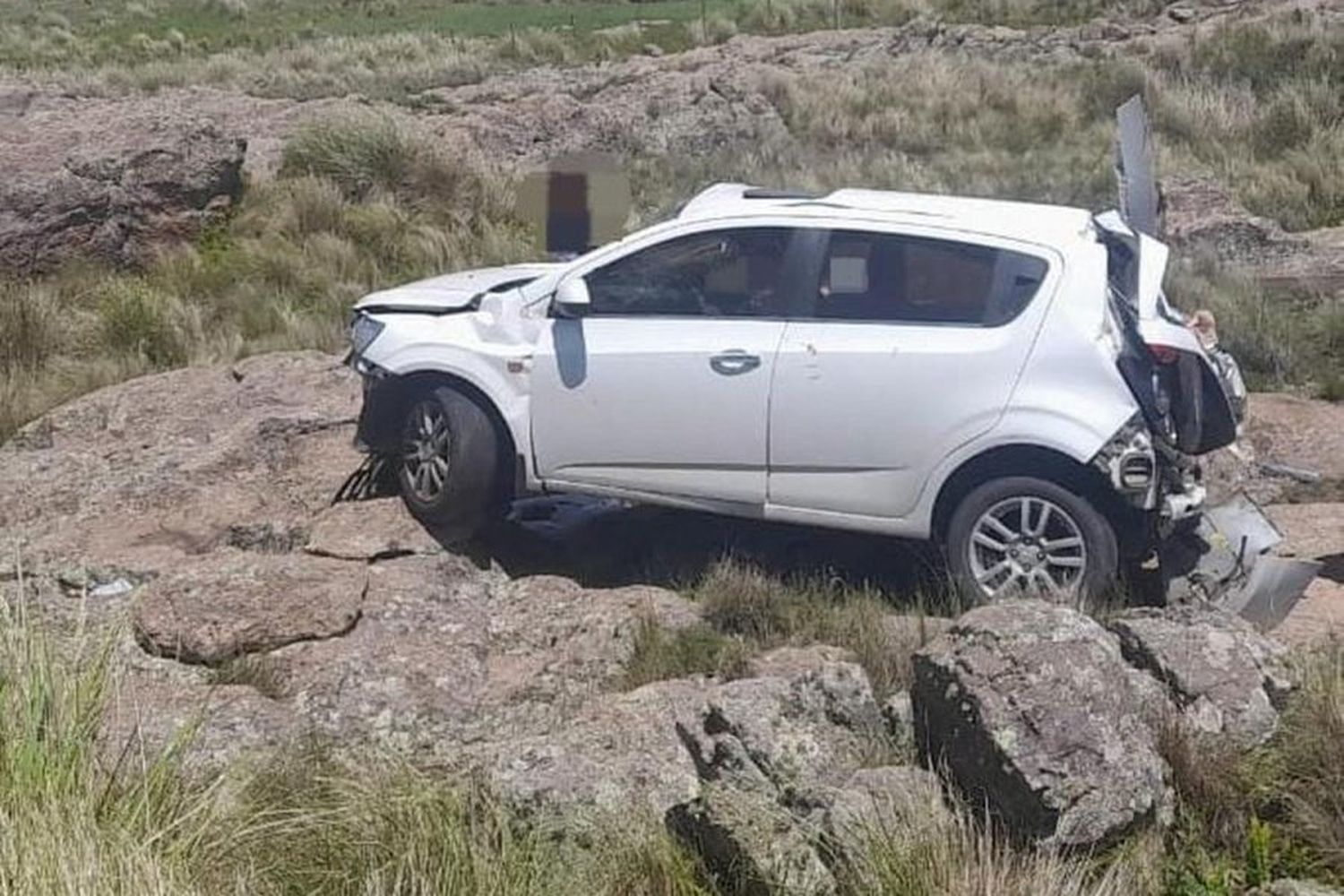 Un muerto al despistar un auto y dar varios tumbos en las Altas Cumbres