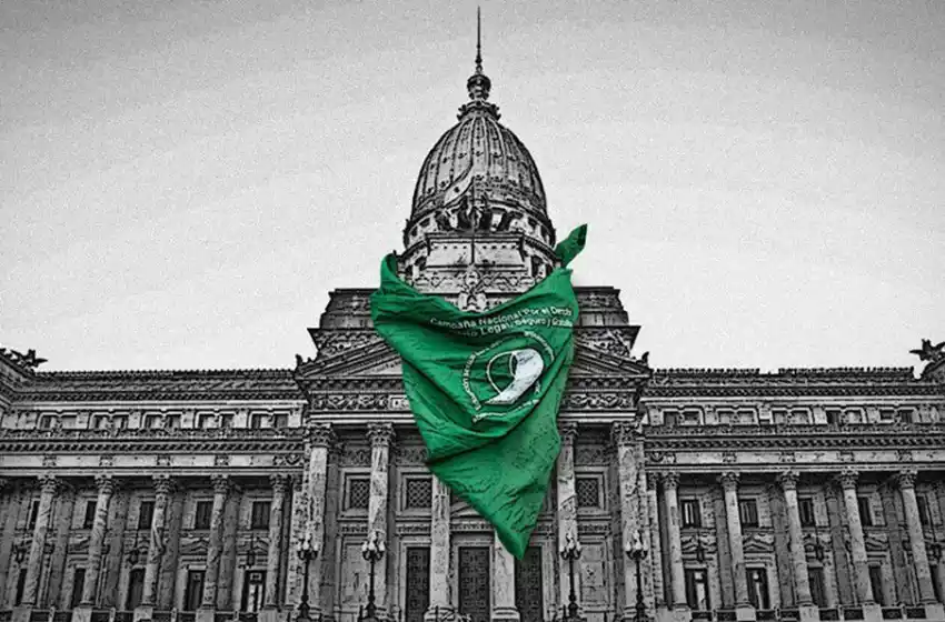 Comienzan las audiencias por el aborto y con ellas los «Martes Verdes» en la ciudad