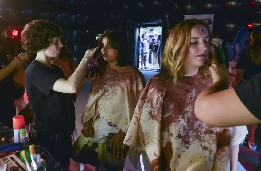 Multitudinaria invasión zombie en Blood Window Pinamar