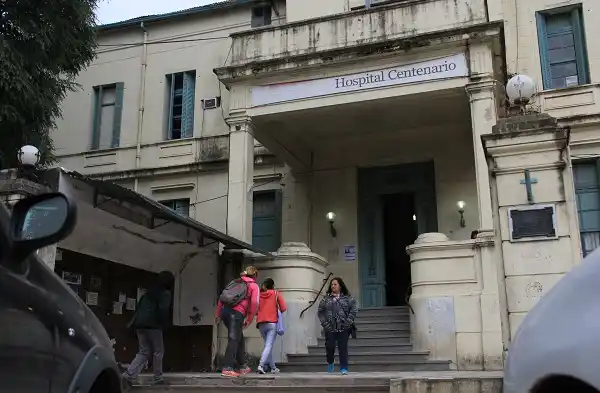 Con un rifle de aire comprimido, baleó a su vecino en la pierna 