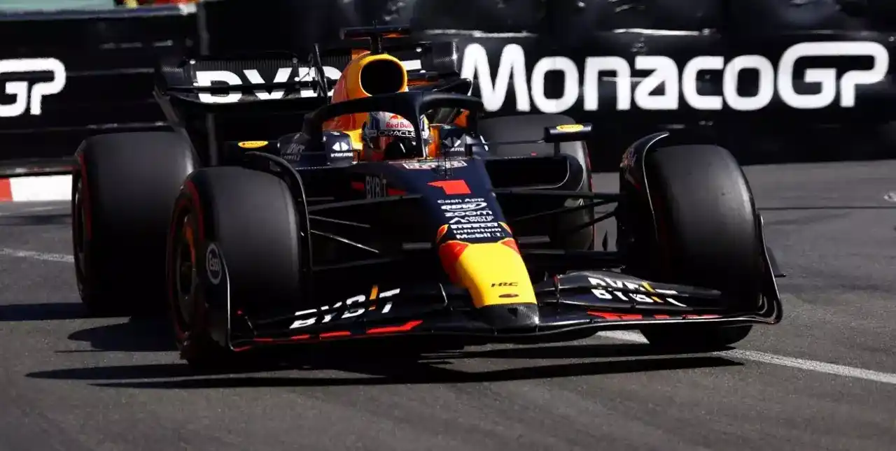 Verstappen consiguió la “pole” y larga primero en el GP de Mónaco