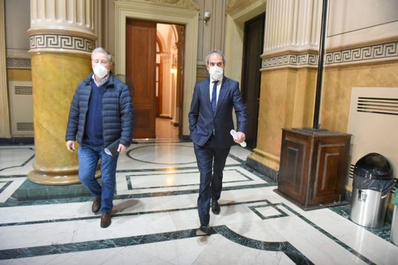 Legisladores provinciales tildaron de "mezquina" la actitud de Lunghi por su negativa 